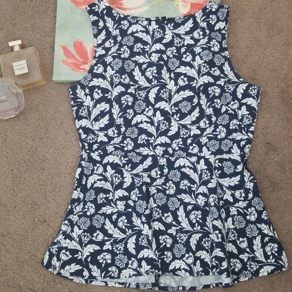 Floral print blouse